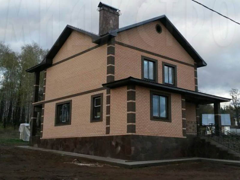 Многоквартирный дом построен на арендованной земле.
